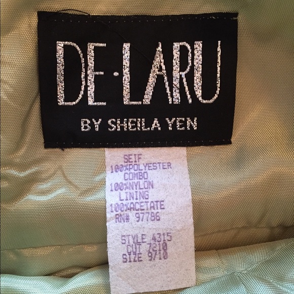 DE-LARU PROM/EVENING DRESS - Picture 3 of 4